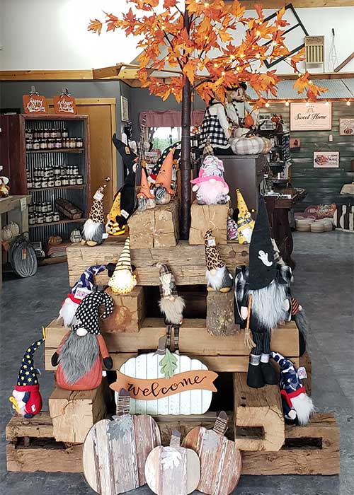 Festive decor, delicious jar goods, and more at the Appleberry Orchard's Farm Market