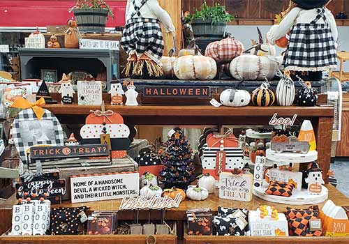 Festive decor, delicious jar goods, and more at the Appleberry Orchard's Farm Market